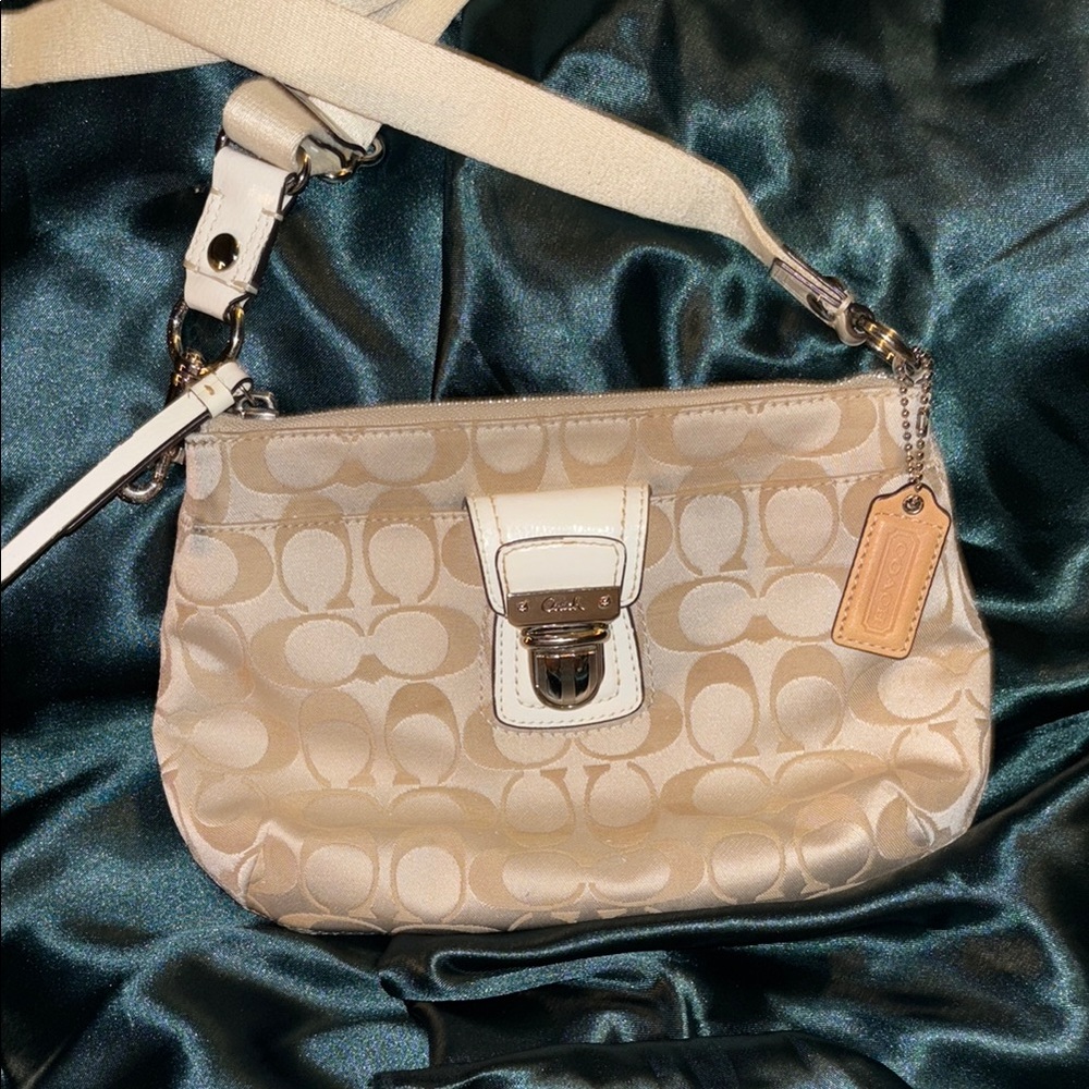 💎AUTHENTIC💎COACH White & Beige Signature Crossbody bag